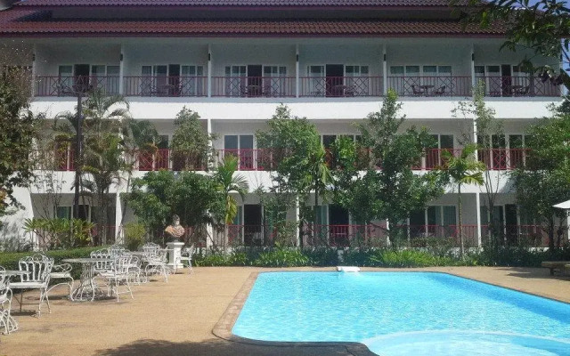 Aunruen Residence & Restaurant