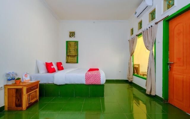 1793 Kuta Circle Homestay