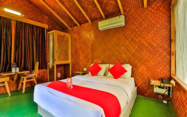 Vartys - The Hillside Huts
