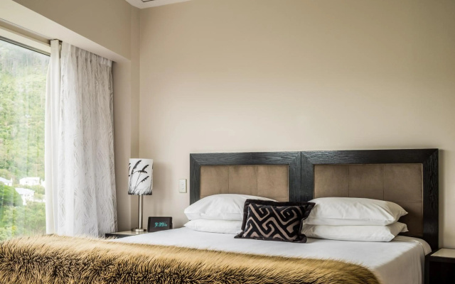 Bolton Hotel – Guest Rooms – Wellington