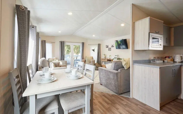 Host Stay Pine Lodge