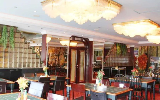 Royal Garden Hotel