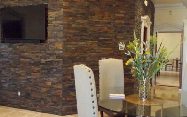 Thorn Hill Vineyards Villa Suite