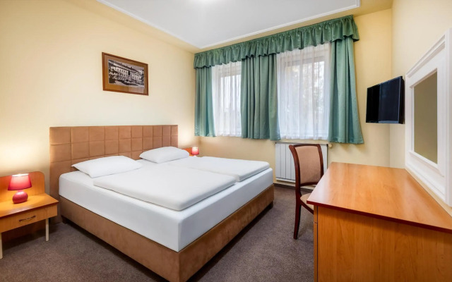Hotel Platan