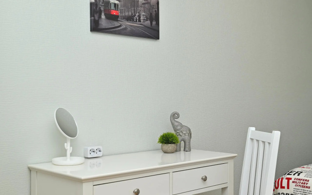 New Life (Нью Лайф) на Партизанском переулке