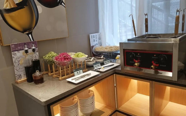 Homeinn Selected (Beijing Shangdi Qinghe Subway Station)