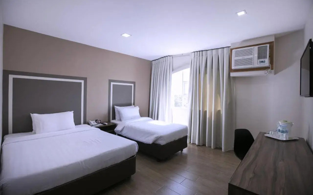 S Hotel and Residences