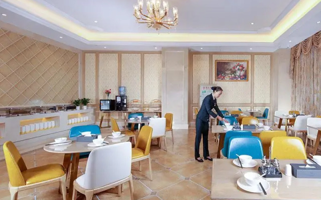 Vienna Hotel Yunnan Baoshan Yongchang Road Airport