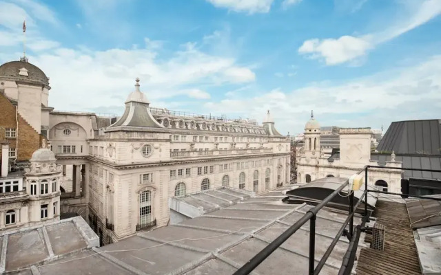 Stylish 2-bed Flat by Piccadilly Circus & Mayfair