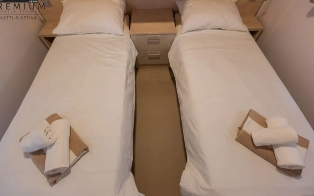 Charming Two-bedroom Mobile Homes Drage