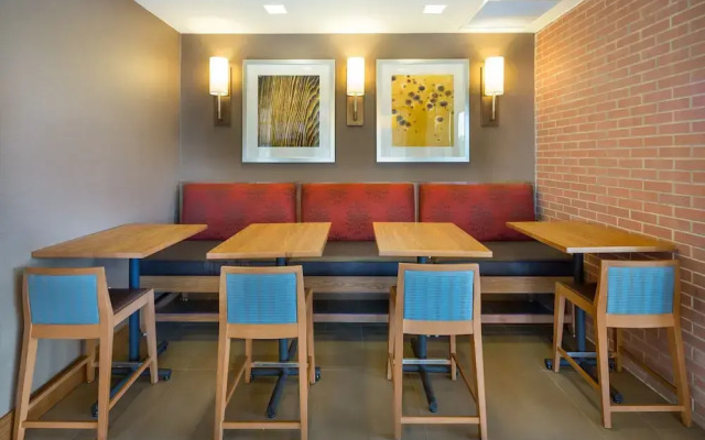 Hyatt Place Pensacola Airport