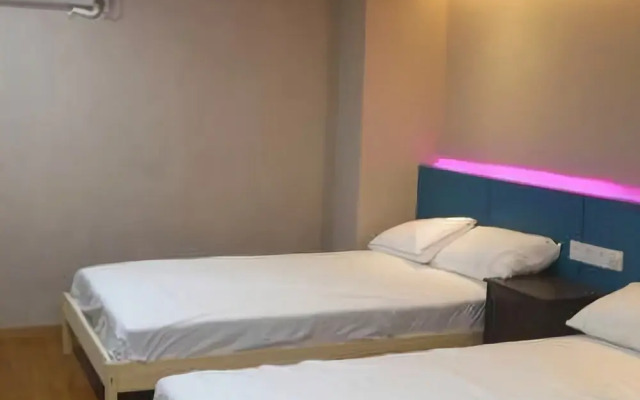 Time Machine International Youth Hostel