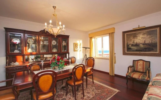 Old Town Apartment Sea View