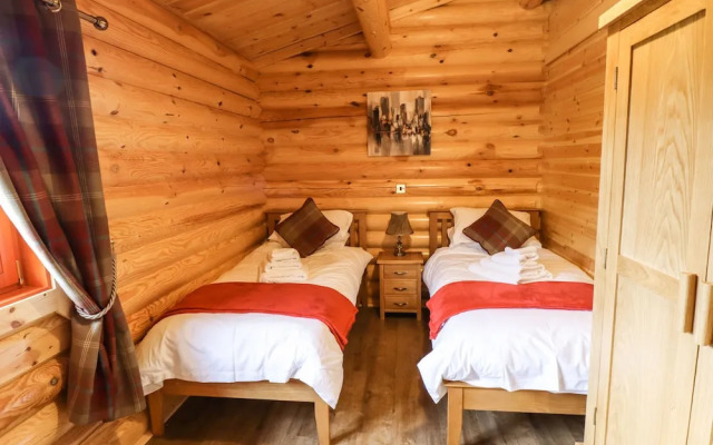 Oak Lodge