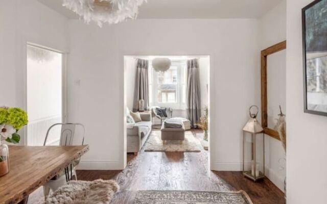 2 Bedroom Bath Townhouse With Parking