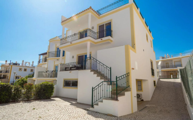 Villa Linda, Alto da Ria