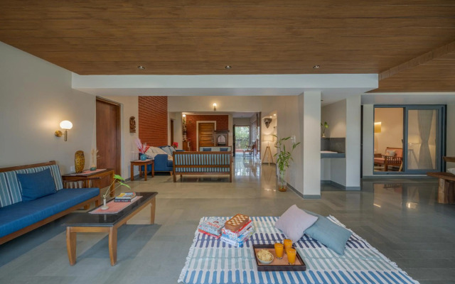 SaffronStays Red Brick House, Panchgani - rustic villa with huge lawn and terrace