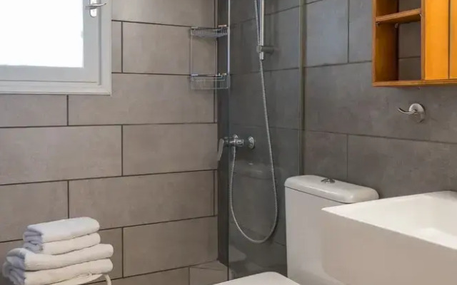 CHROMA Lodge Rafina