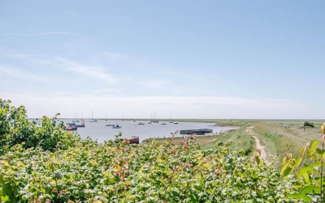 Shallow End, Orford