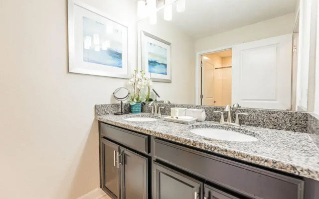 Tvpm-4885rc/sl 4 Bedroom Townhouse by RedAwning