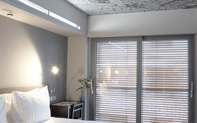 Periscope Hotel