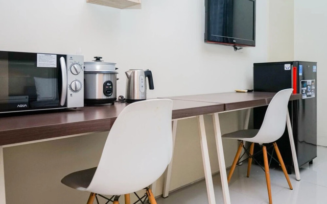 Cozy Studio (No Kitchen) Apartment at Kubikahomy