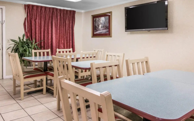 Rodeway Inn