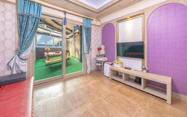 Chuncheon Thegangchon Pension