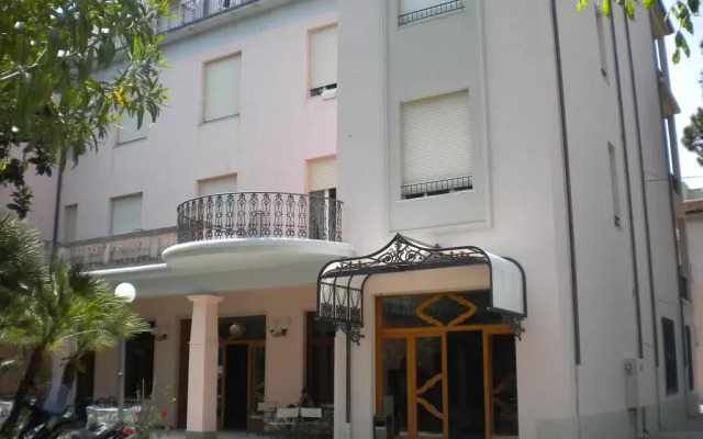 Palace Hotel Domus Mea