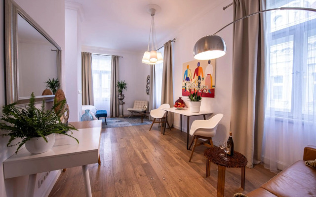 Modern Downtown APT - renovated, on ideal location