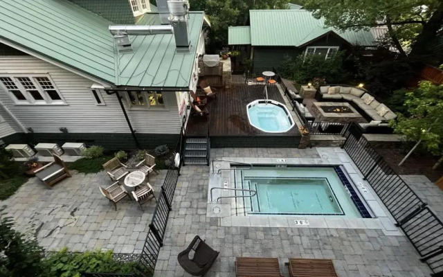 Huff House Inn