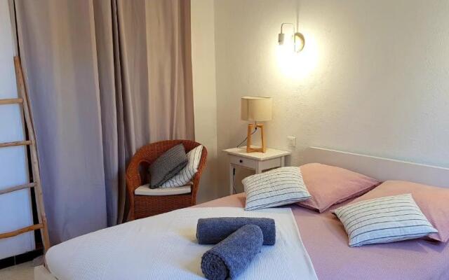 BEAUX APPARTEMENTS 65m2 AVEC ESPACES EXTERIEURS PARKINGS PROCHE PLAGE