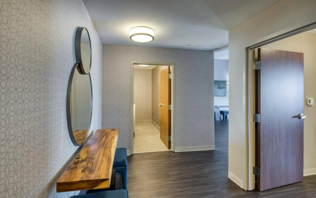 Holiday Inn Express & Suites Charlotte - South End by IHG