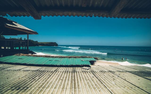 Jimbaran Balangan Beachfront Rooms