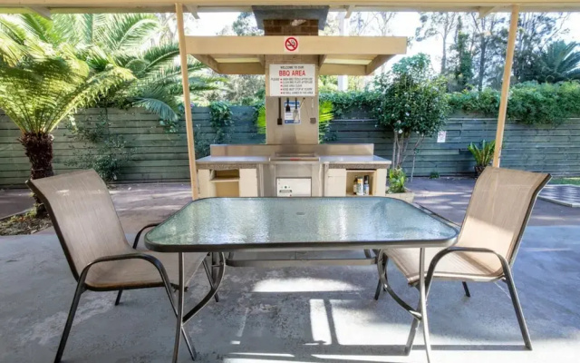 Seafront Getaway Studio, Great Location With Pool