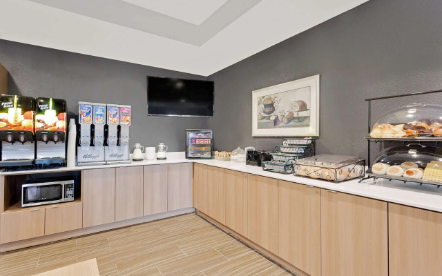 Microtel Inn & Suites by Wyndham Middletown