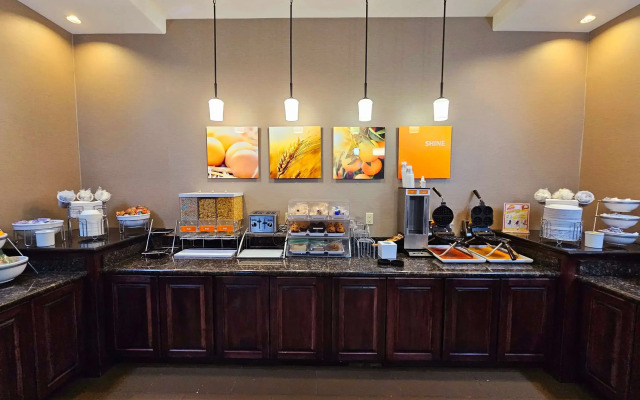 Comfort Inn & Suites Independence