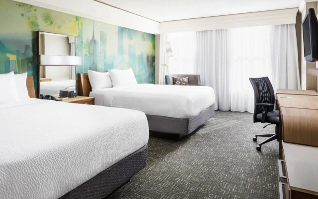 Courtyard by Marriott Chicago Magnificent Mile