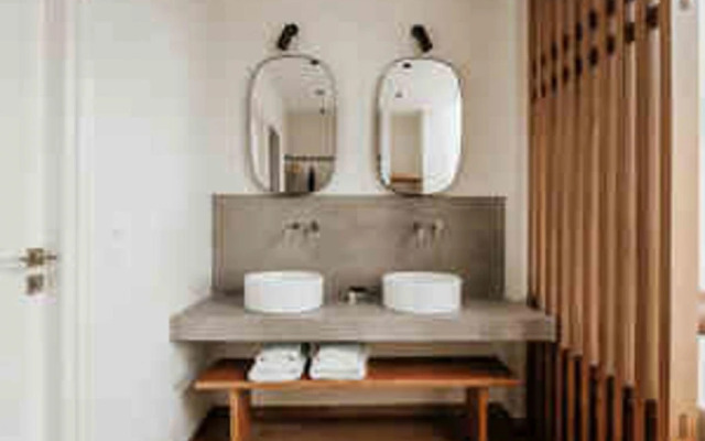 Paralos The Maxine - Adults Only