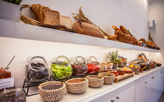 Acrotel Lily Ann Village