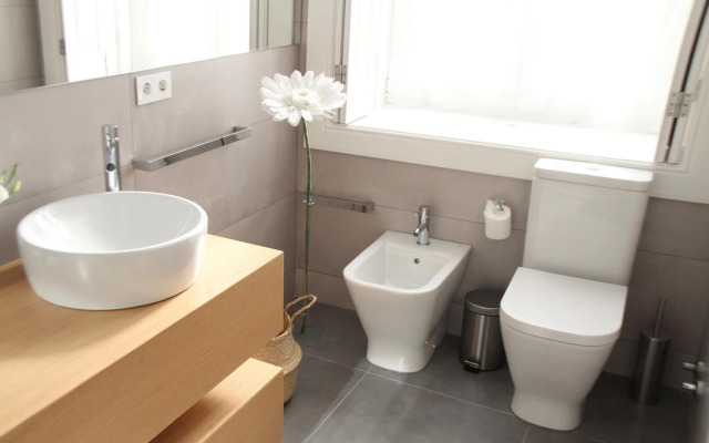 Blue Twenty Two - Espinho / Oporto Beach