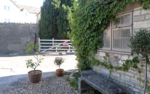 Queen Matilda Country Inn