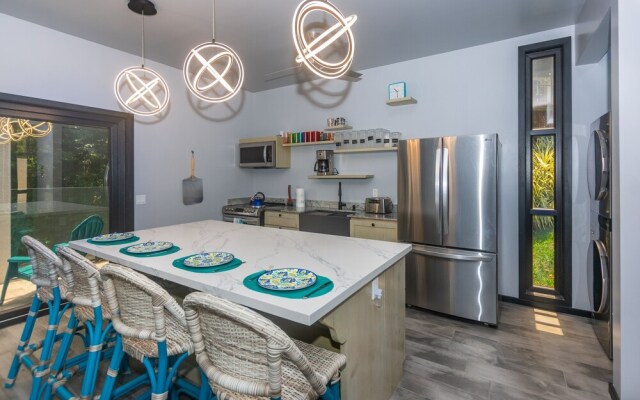 Brisa De Verano 2 Bedroom Home by RedAwning