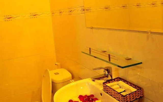 Champa Hotel