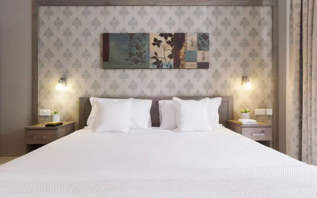 Rooms by Alexandra Hotel