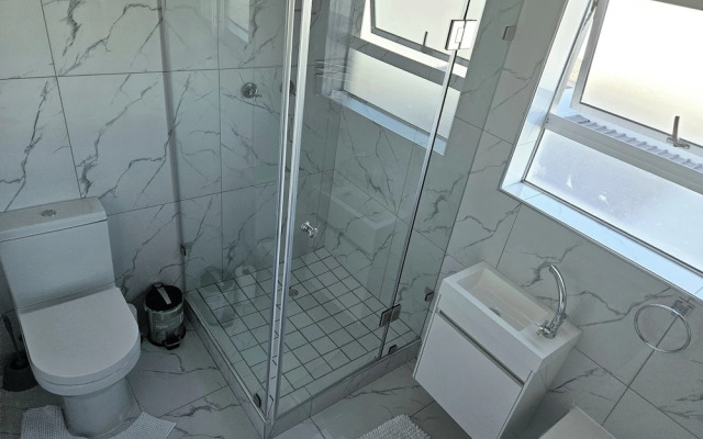 Dolphin Ridge Seaside Apartment