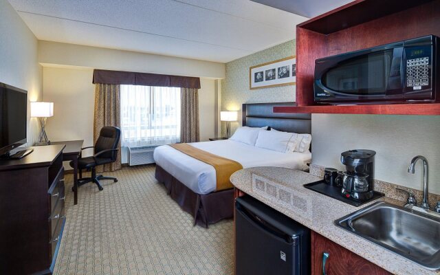 Holiday Inn Express Hotel & Suites Ottawa Airport, an IHG Hotel