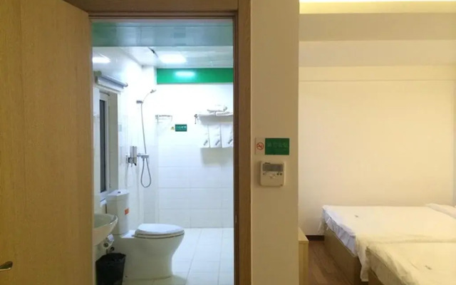 Hometree Theme Hotel