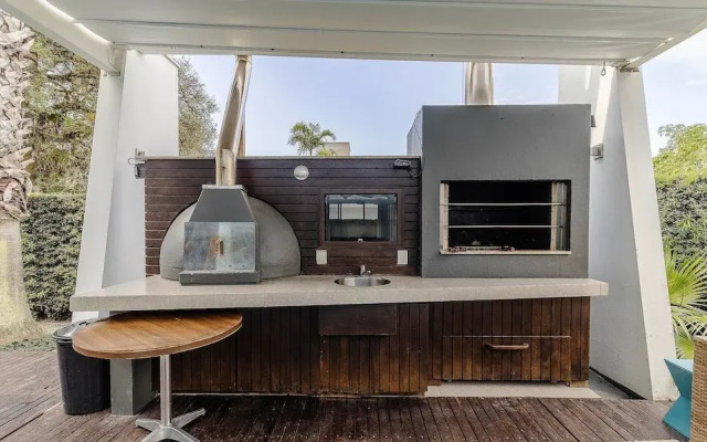 House w/ pool 5BR near Jurerê Beach RCA26