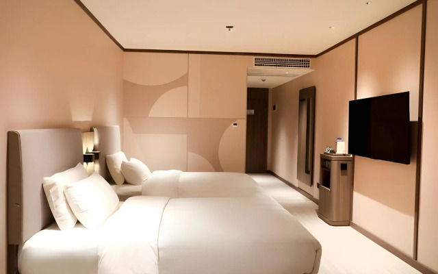 GreenTree Inn Zhenjiang Dagang New District Tonggang Road Butterfly Square